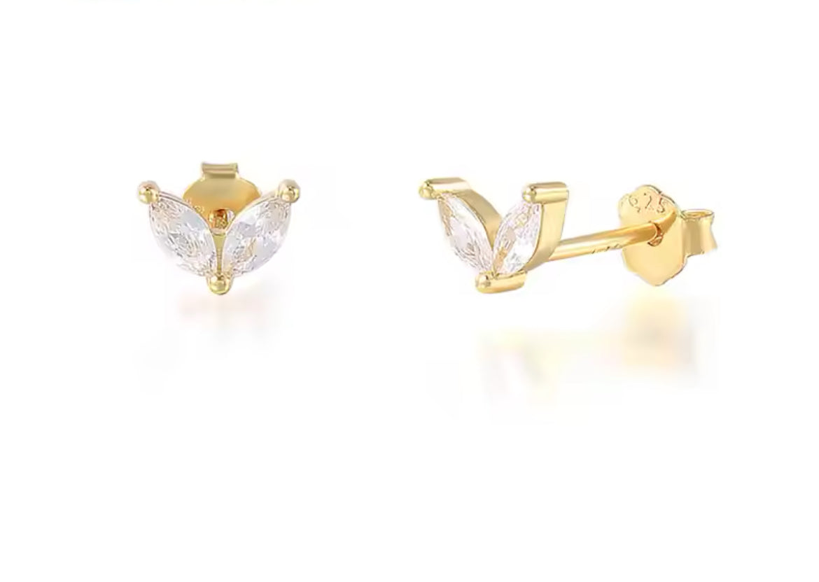 small diamond stud, gold flower stud, gold stud for war stack